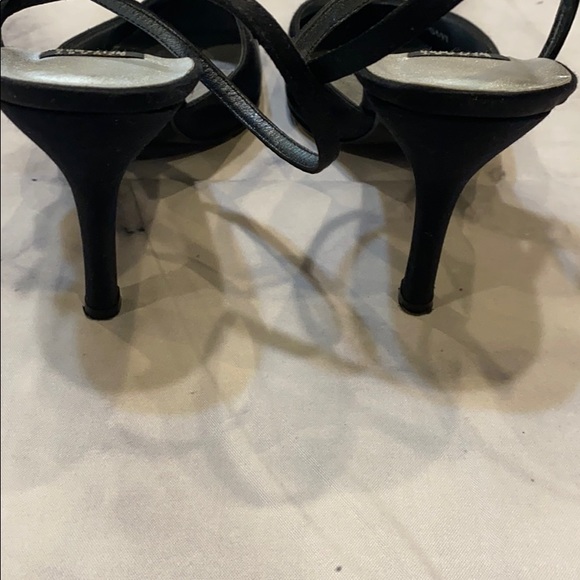 Stuart Weizmann Elegant Evening Satin Pointed Toe Embellished Heels - Picture 4 of 11
